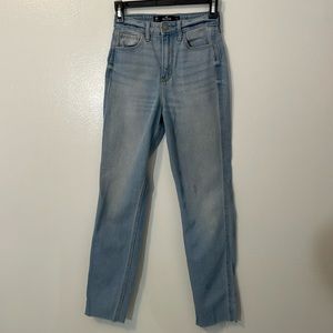 Hollister ultra high-rise mom jean denim blue jeans pants tag size 23 / 27